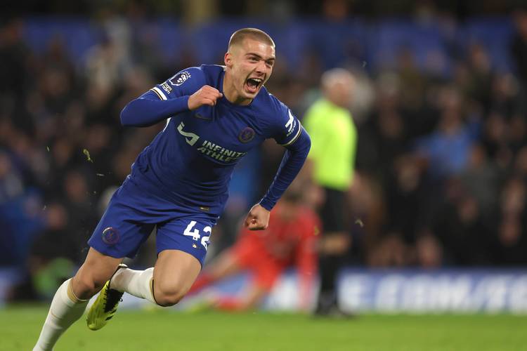 尤文vs乌迪内斯：伊尔迪兹、乔纳森-戴维首发，麦肯尼出战