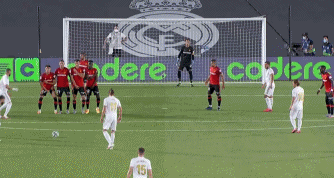 葡萄牙主帅：不会给C罗特殊待遇，英格兰是世界杯夺冠热门