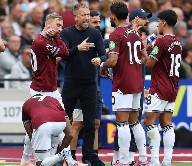 希腊媒：曼联与皇马已经报价奥林匹亚科斯18岁中场穆扎基蒂斯