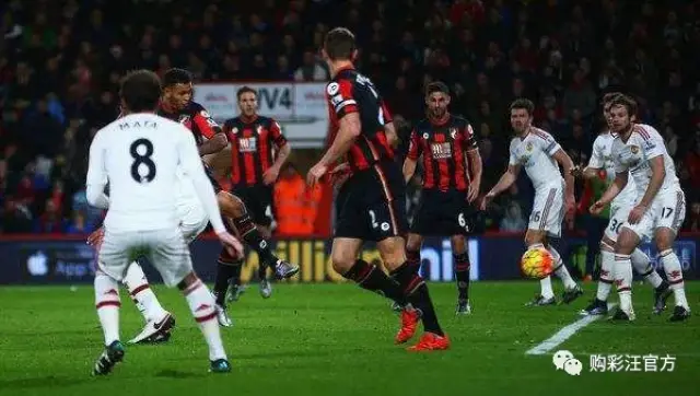 记者：本届世界杯将有半场球员和教练采访，赛前两天开发布会