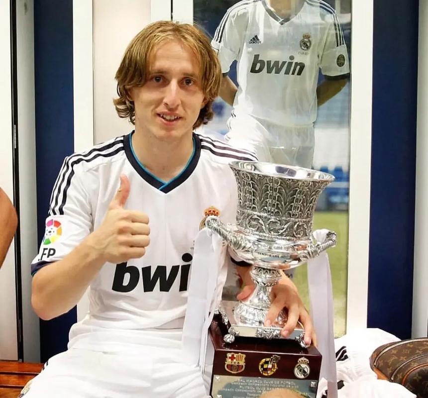 LNG官方：打野选手xiaofang与俱乐部友好协商后正式离队